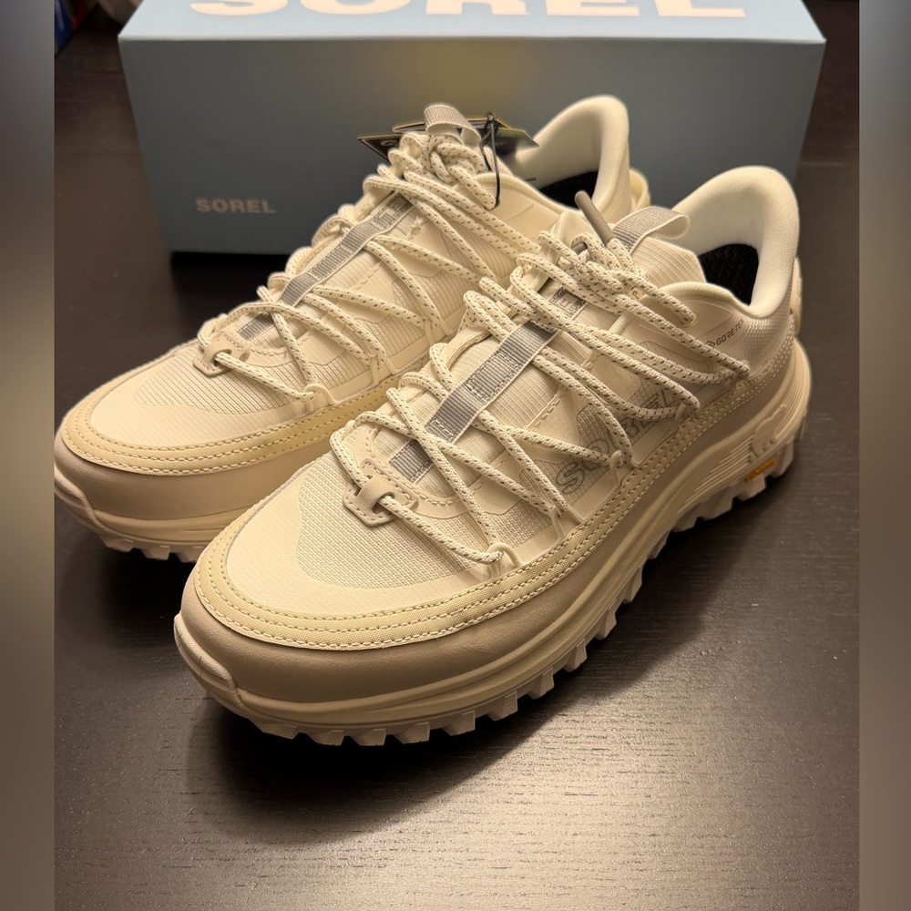 Sorel Men's White Callsign Low Sneakers - Size 9